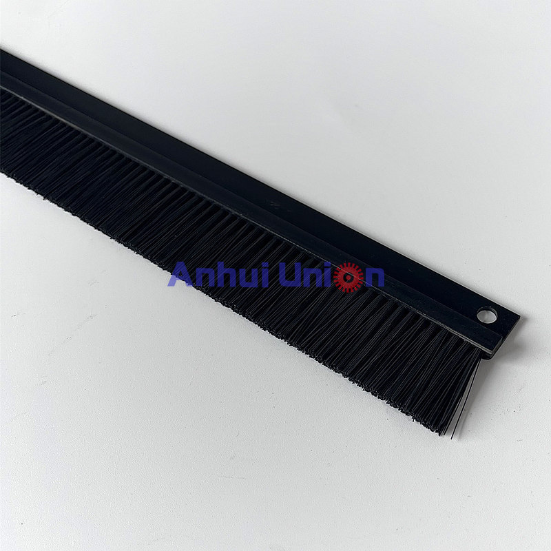 1U Brush Panel